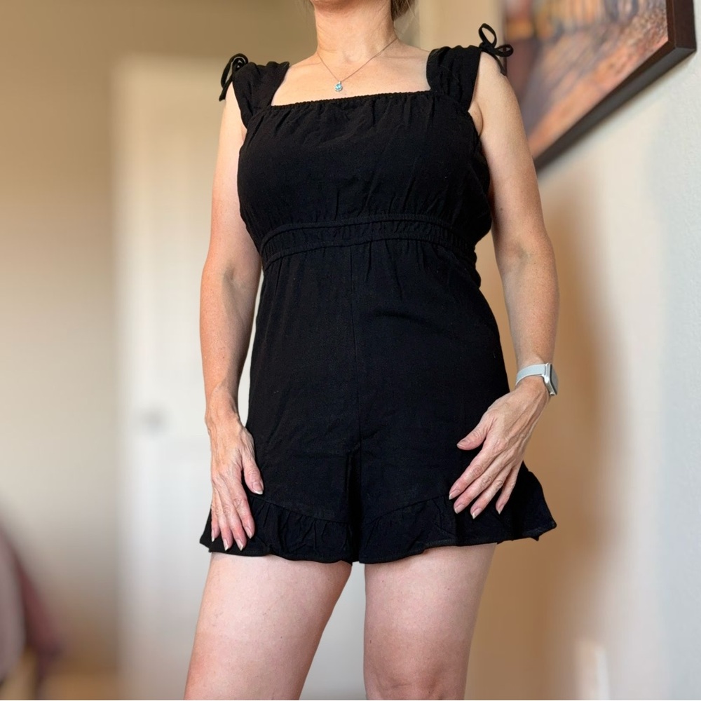 Very J Black Ruffled Romper - Picture 2 of 14